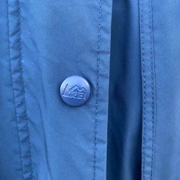 REI - Women’s warm Jacket - Picture 6 of 10